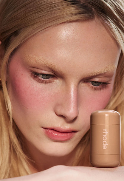 Rhode pocket blush