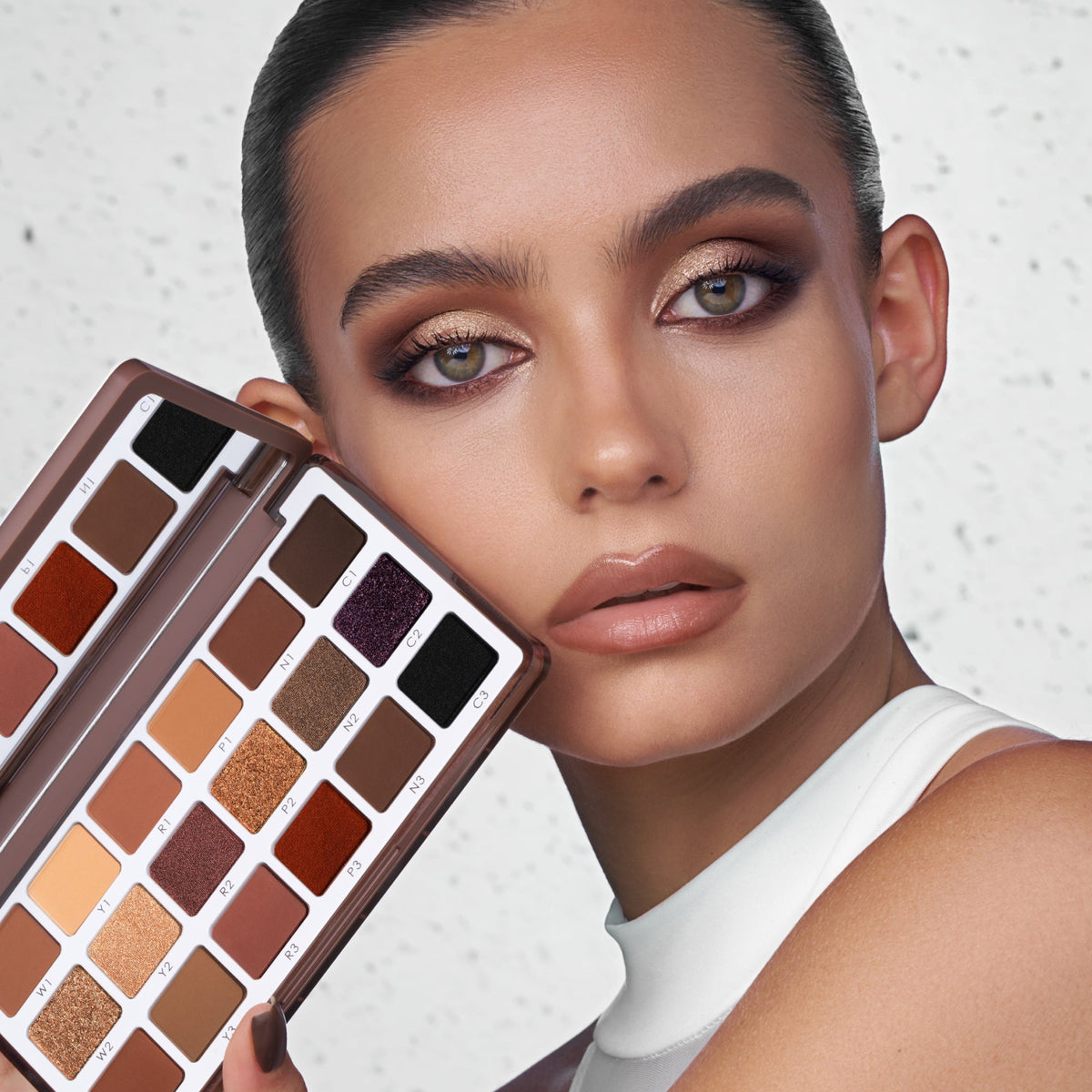 EYE SCULPT TEXTURE AND TONE EYESHADOW PALETTE  DRAMATIC