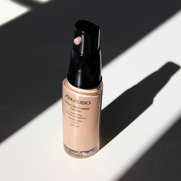 Base de maquillaje Synchro Skin Glow Luminizing - Fluid Foundation Shiseido