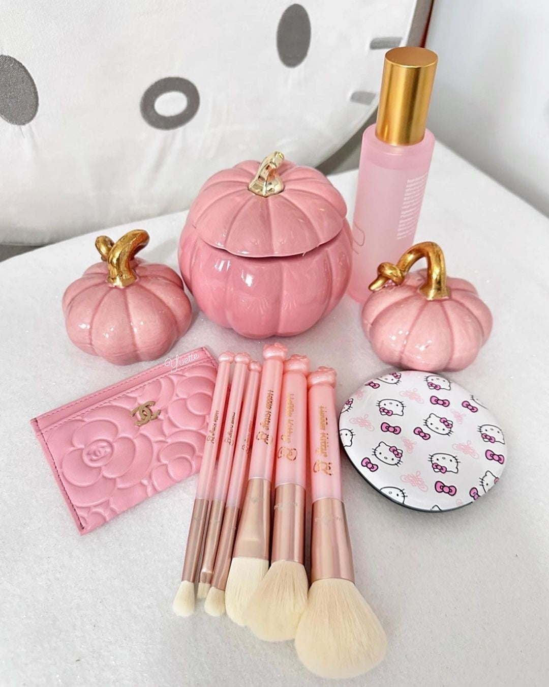 Hello Kitty® "Kawaii Icon" 6-PC BRUSH SET
